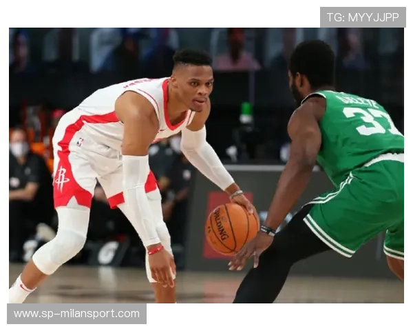 两队数据对比:攻防各有侧重,胜负悬念十足 两队数据对比:攻防各有侧重,胜负悬念十足